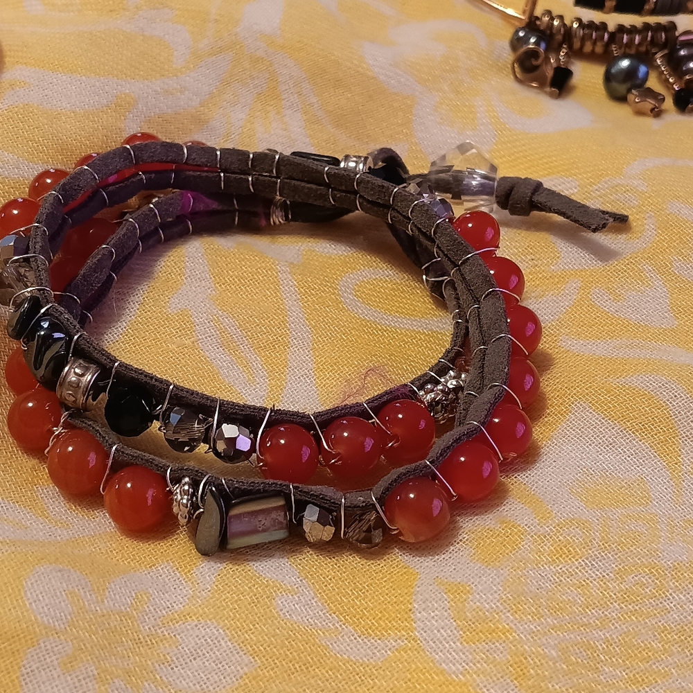 Suade Natural stones wraparound bracelet